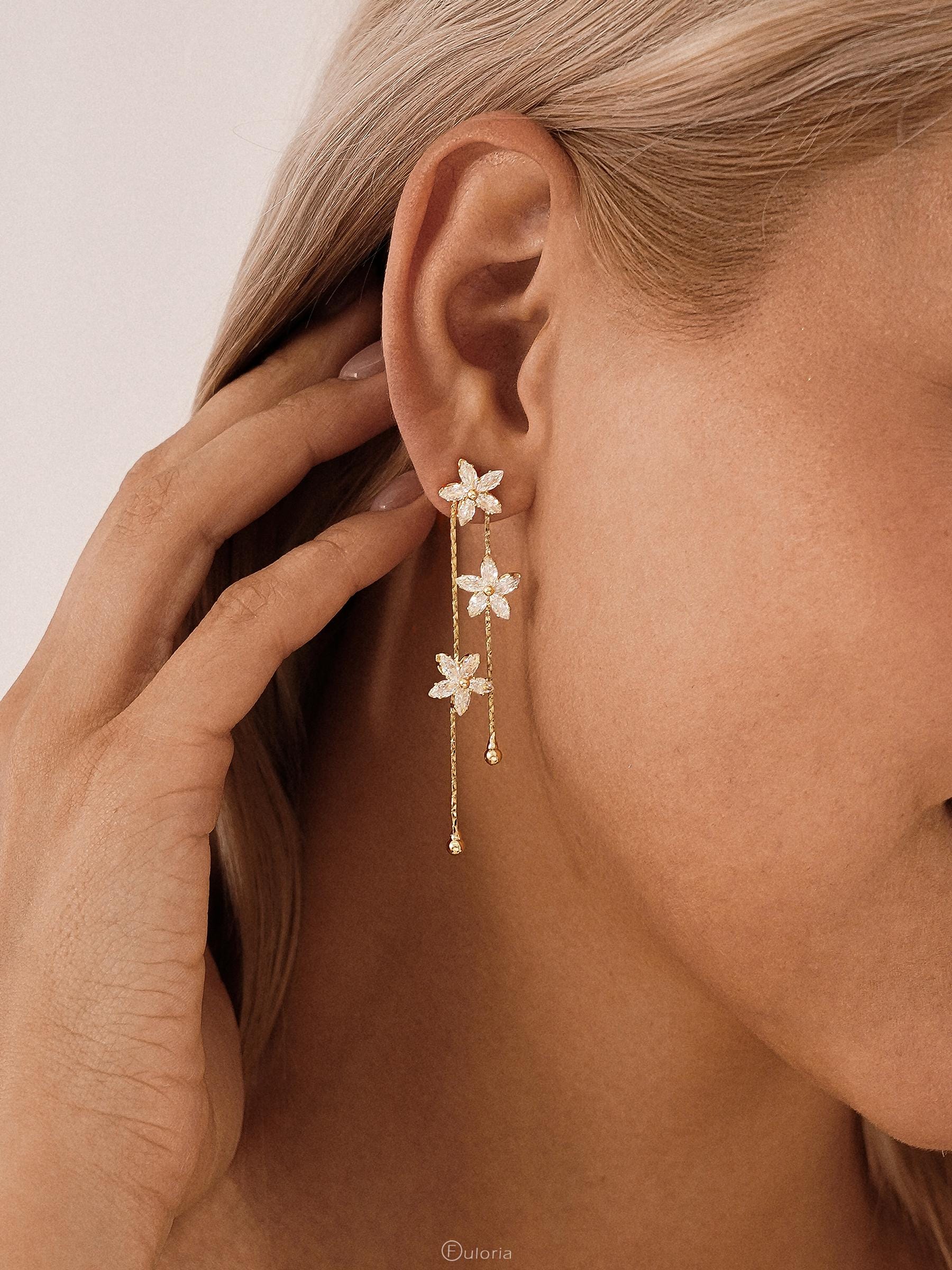 Flower Diamond Drop Earrings, Minimalist Dangle Diamond Earrings, Wedding Earrings, Gold Crystal Earrings, Christmas Gifts, Bridesmaid Gifts
